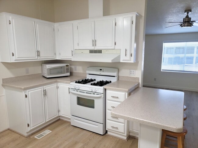 Building Photo - 106 N 3950 W