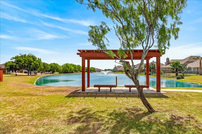 Building Photo - 7938 Rancho Vista Blvd E