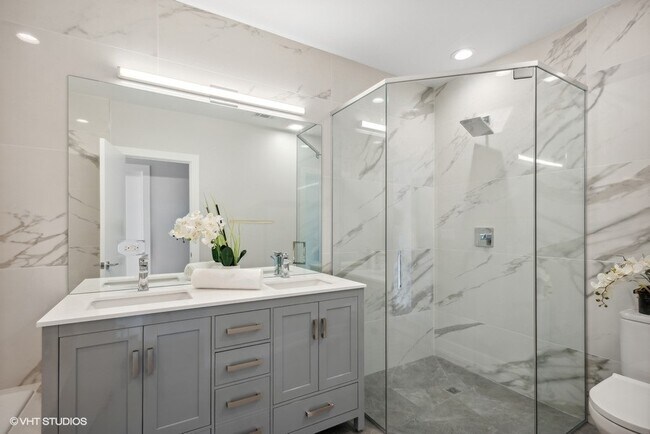 Building Photo - 4824 S Champlain Ave