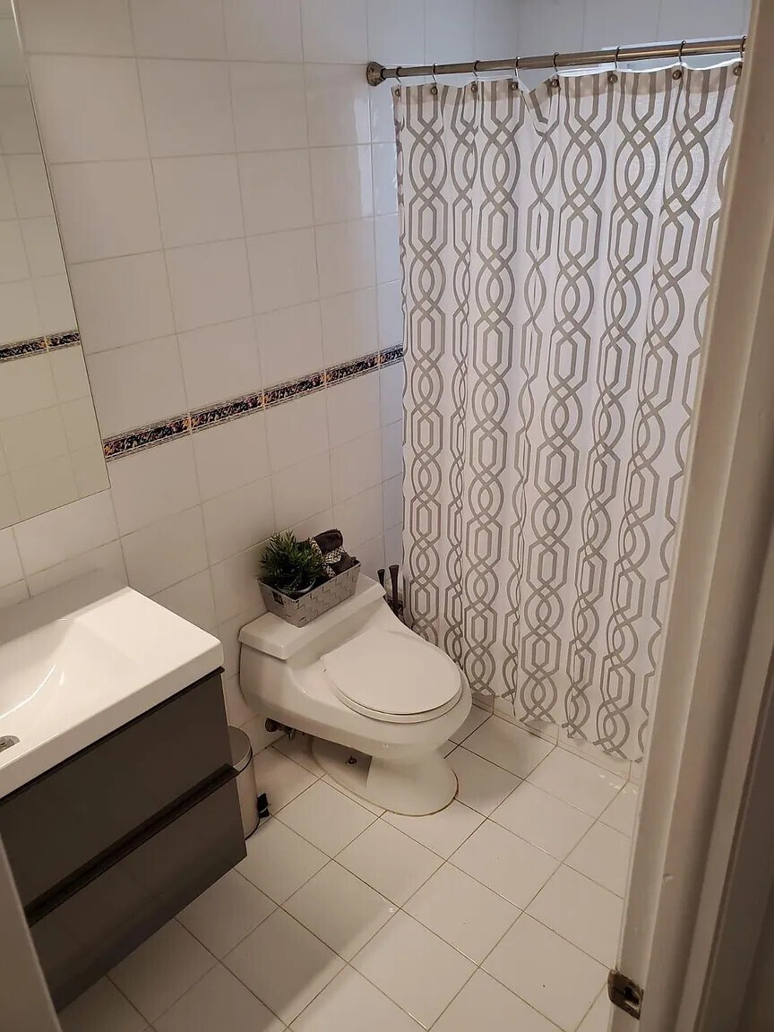 Building Photo - 7732 Camino Real