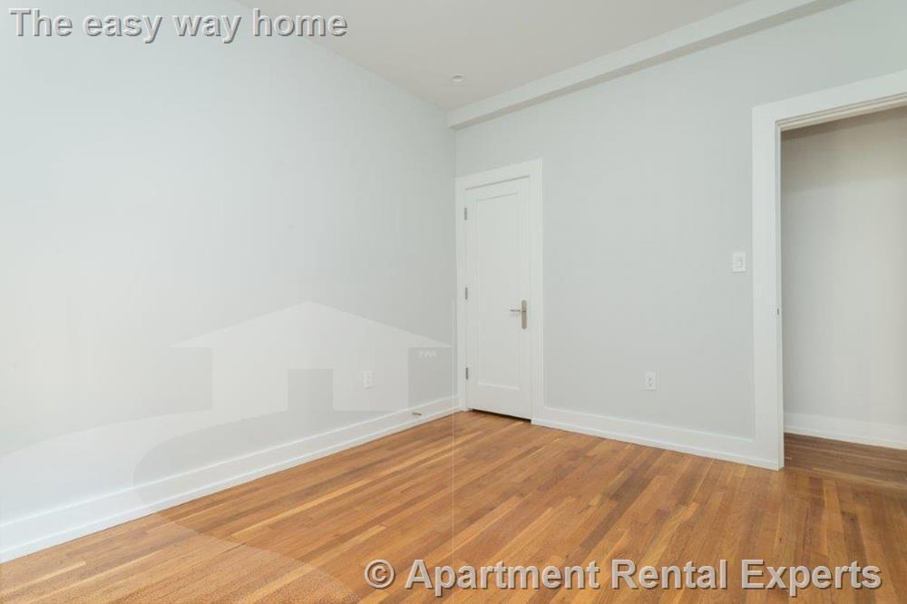 Building Photo - 16 Forest St