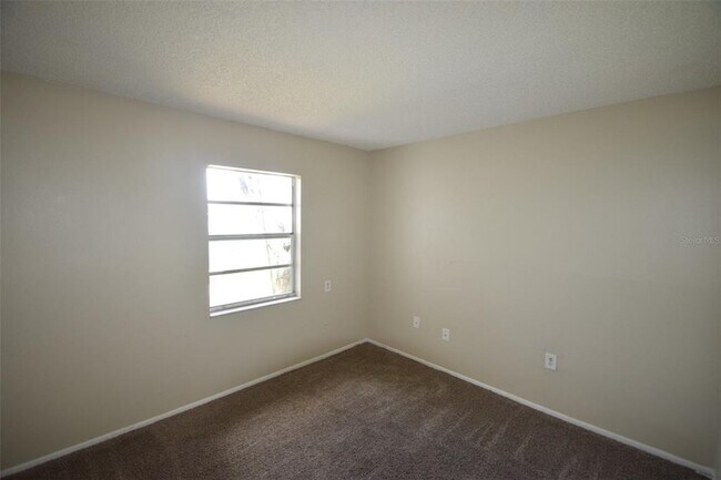 Building Photo - 1204 Honeytree Ln W