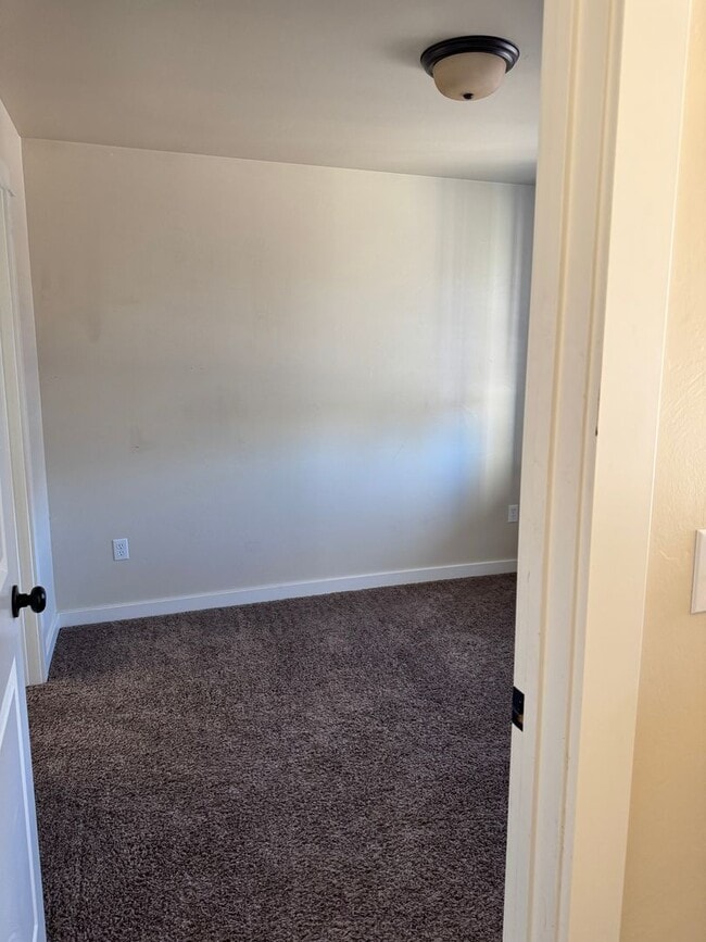 Building Photo - Fantastic home in Central Bozeman ready fo...