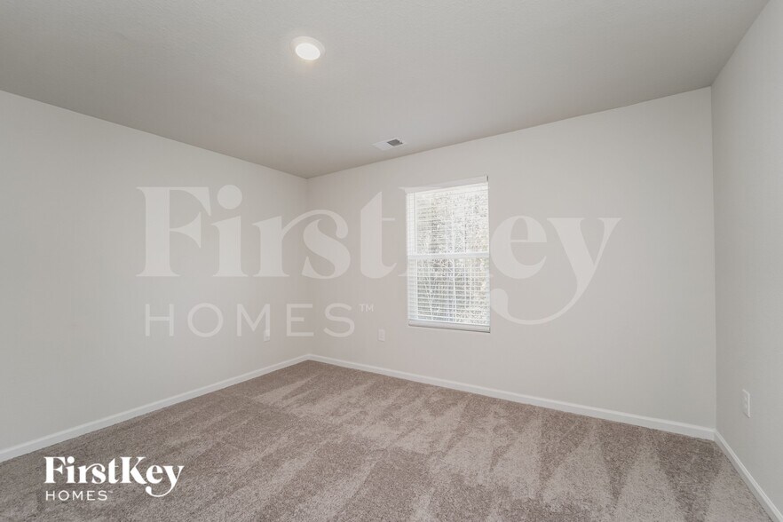 Building Photo - 5221 Wolfridge Ave