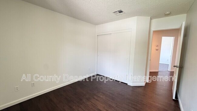 Building Photo - 52020 Avenida Mendoza