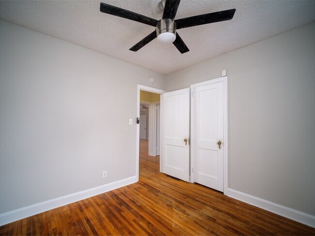 Building Photo - "Charming 3-Bedroom Home with Gleaming Hardwood Floors & 2 Full Baths in Prime Charlotte Location!"