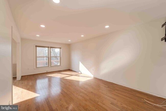 Building Photo - 7713 Bristol Square Ct