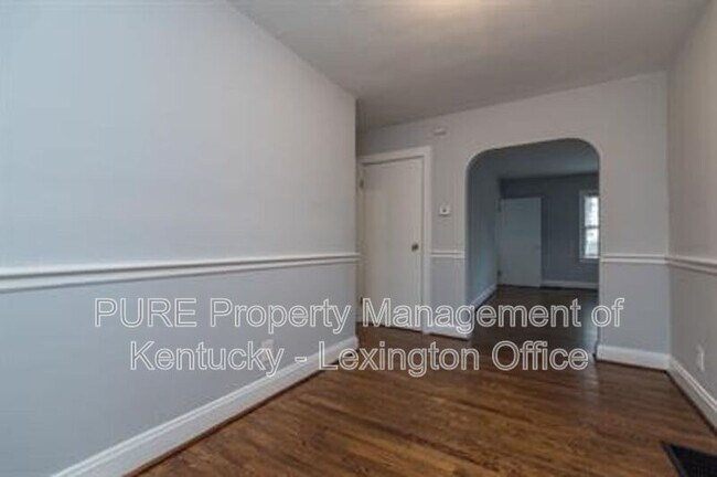 Building Photo - 200 Floral Park