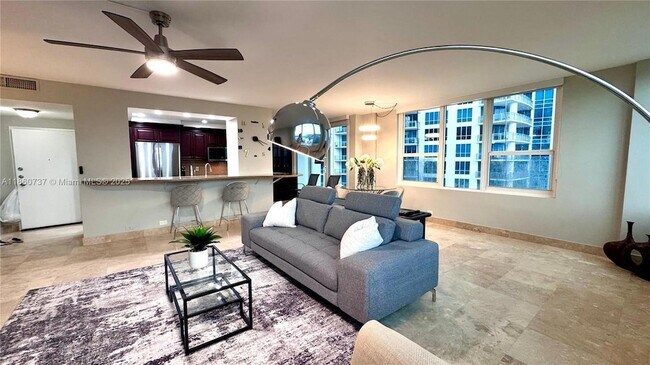 Building Photo - 3505 S Ocean Dr