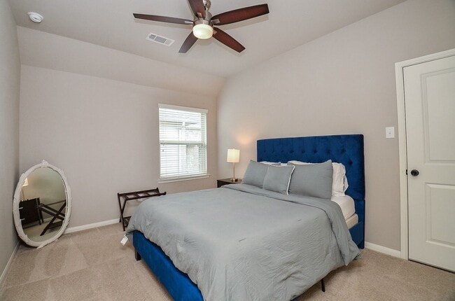 Building Photo - 10010 Cypress Path