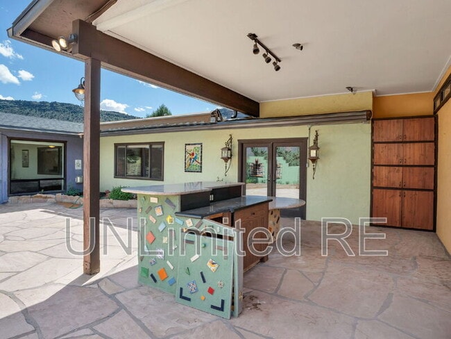 Building Photo - 490 Deer Pass Dr