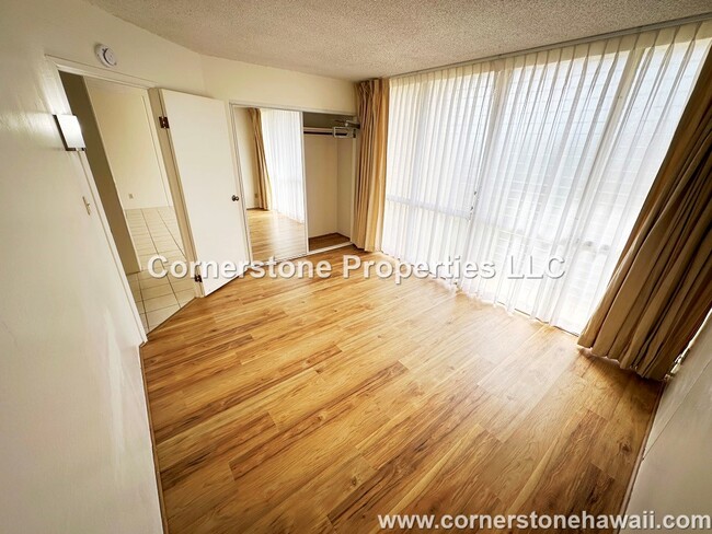 Building Photo - 95-2048-2048 Waikalani Dr