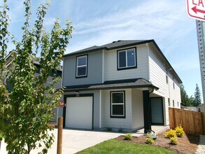 Building Photo - Spacious 4bd 2.5ba Brand New Home - Avail Now!