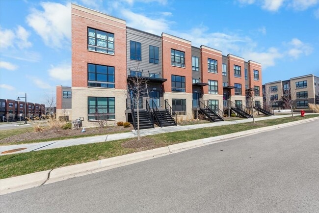 Building Photo - 2217 Venture Dr