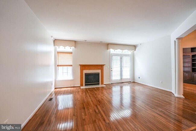 Building Photo - 7683 Henry Knox Dr