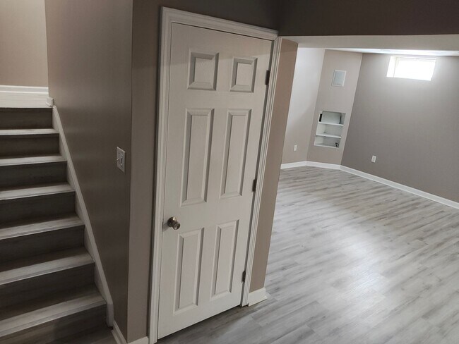 Building Photo - Beautifully maintained 4-bedroom, 2.5-bath...