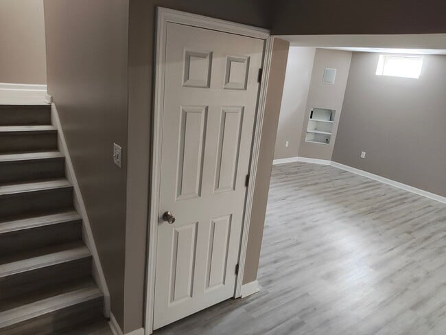 Building Photo - Beautifully maintained 4-bedroom, 2.5-bath over 2,200 sqft with a 2 car garage!