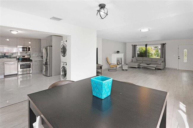 Building Photo - 1510 Hayes St