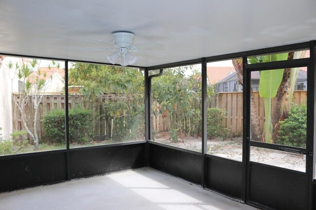 Building Photo - 2668 La Lique Cir