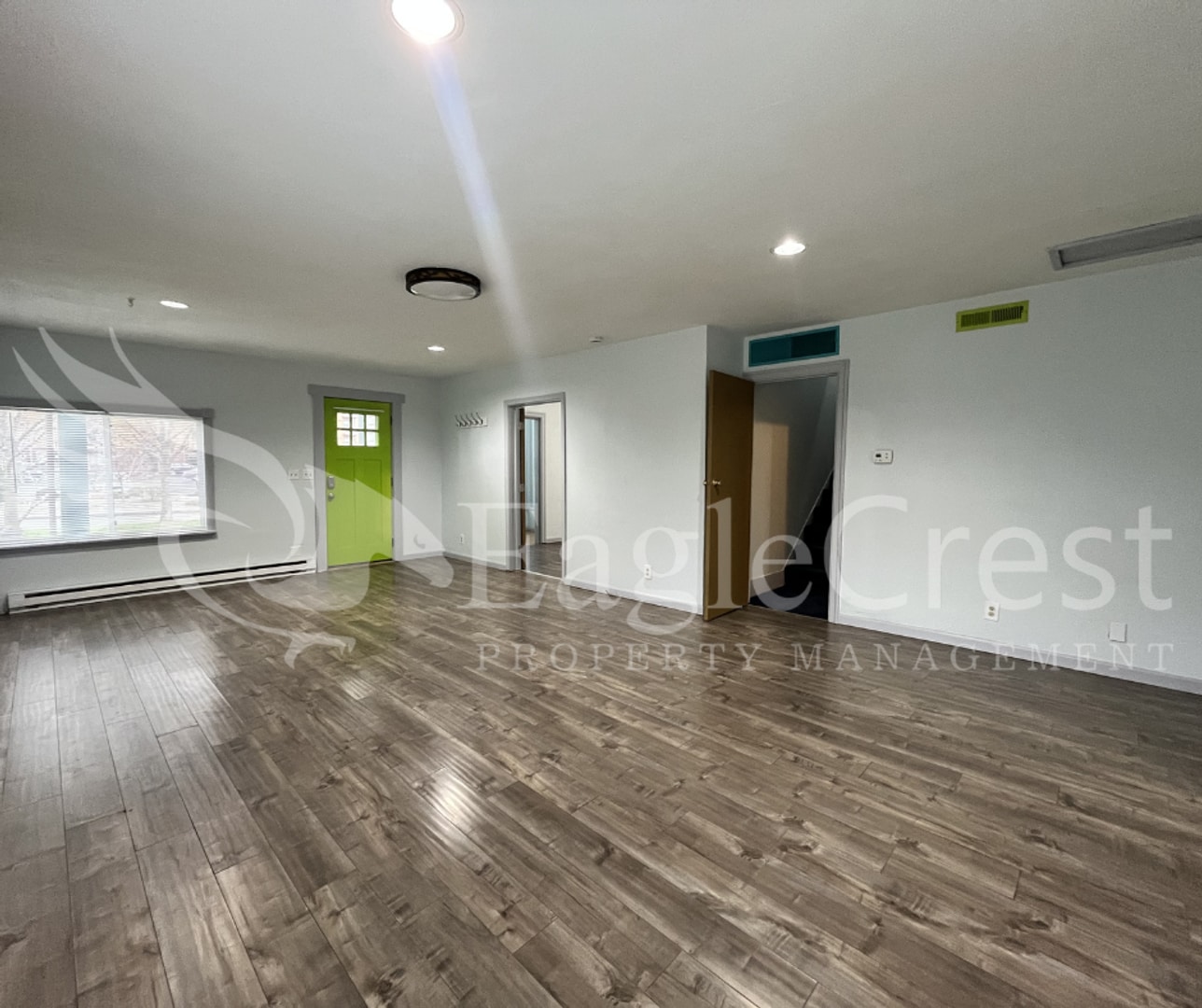 Building Photo - Comfortable 5 Bedroom Home with Modern Touches, Large Bedrooms & Front Porch