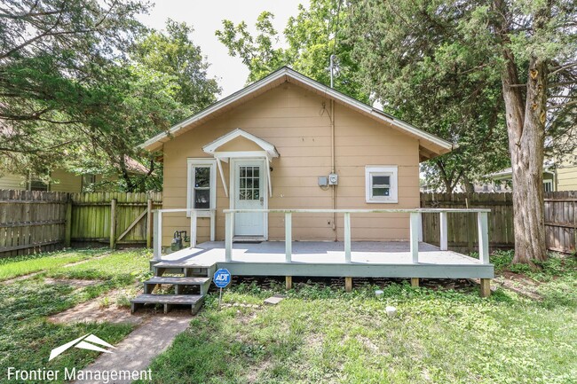 Building Photo - Beautiful and unique 2 bedroom bungalow ne...