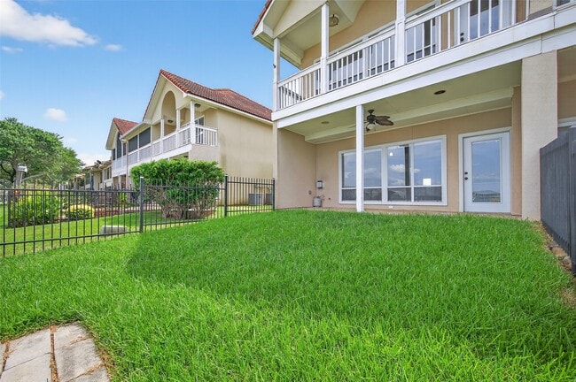 Building Photo - 16 Regency Pt