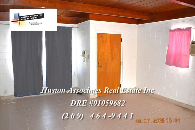 Building Photo - 868 W Euclid Ave