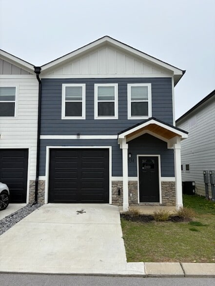 Building Photo - 5534 Stream Ln