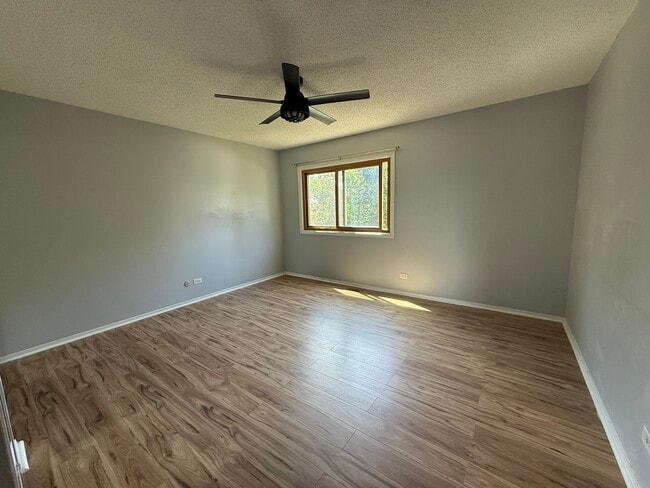 Building Photo - 1711 Bell Dr