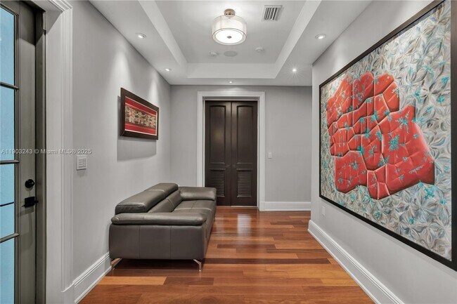 Building Photo - 932 Escobar Ave