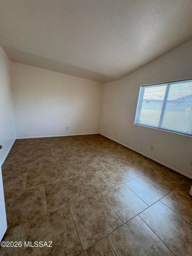 Building Photo - 7815 S Wild Primrose Ave