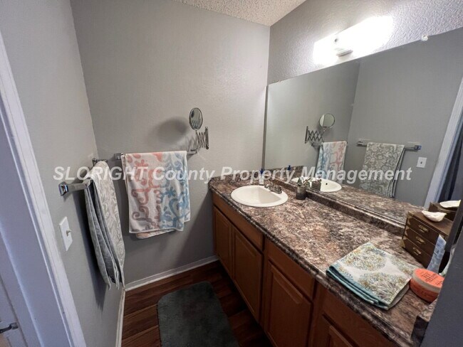 Building Photo - AVAILABLE AUGUST - Upstairs San Luis Obispo Condo - 2 Bedroom / 1 Bathroom
