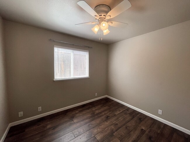 Building Photo - 3079 Boulder Dr