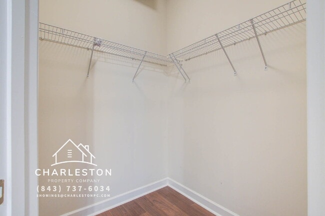 Building Photo - 100 Chinquapin Dr