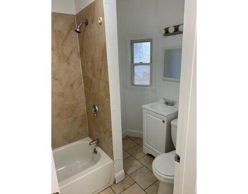 Building Photo - 136 Walnut Ave