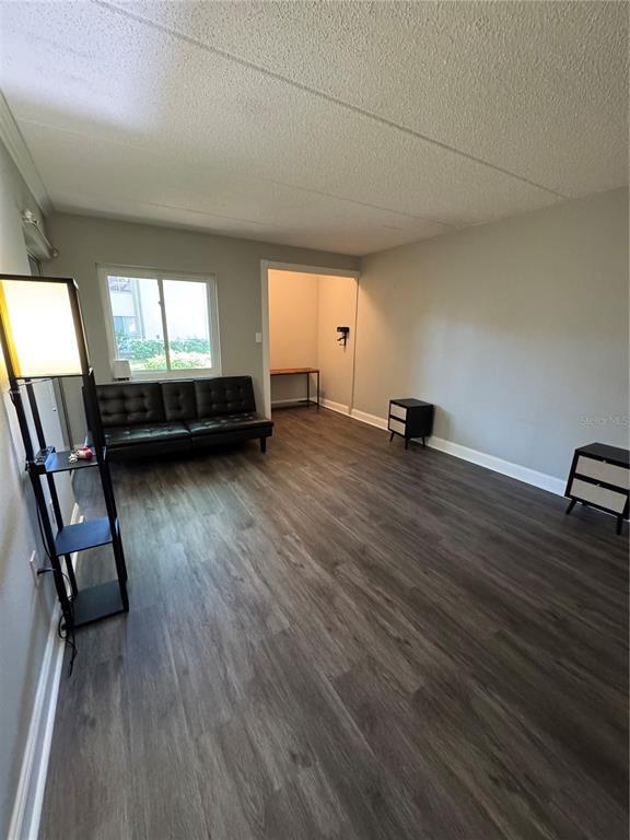 Building Photo - 109 Pine Ct