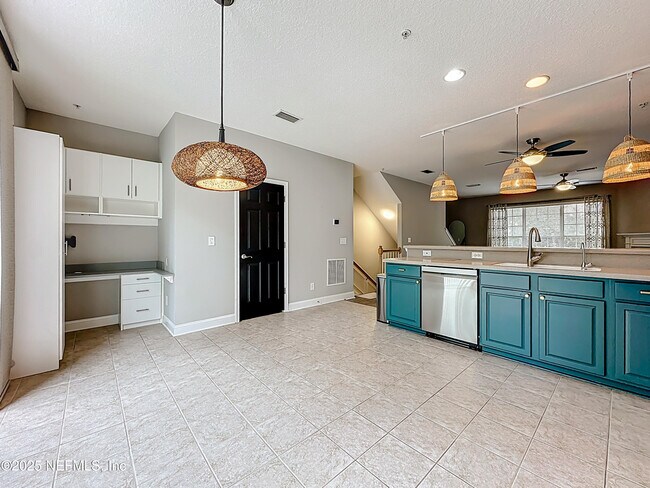 Building Photo - 4590 Capital Dome Dr