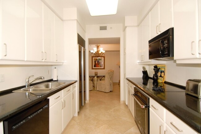 Building Photo - 3200 N Ocean Blvd