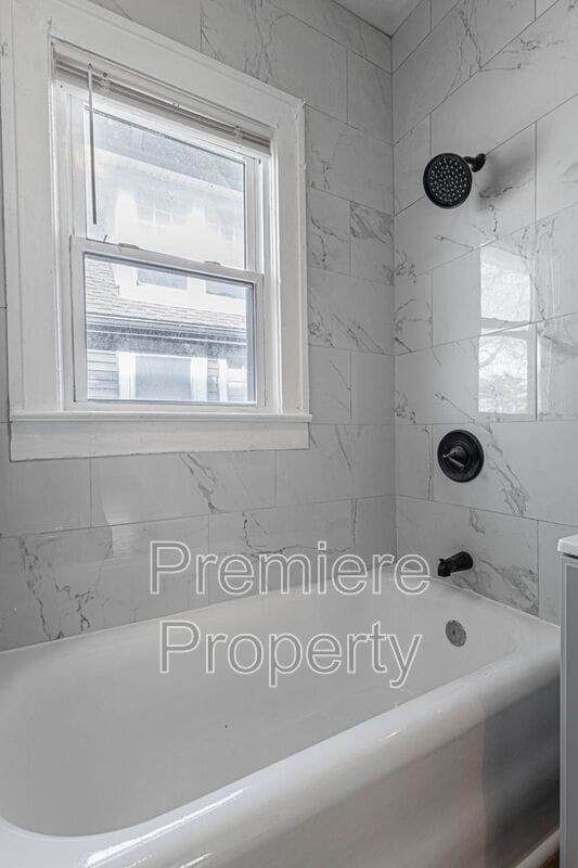 Building Photo - 2400 N 12 St