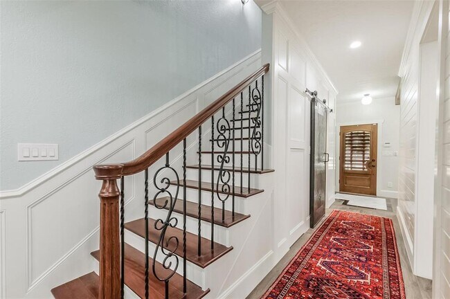 Building Photo - 8638 Oakford Dr