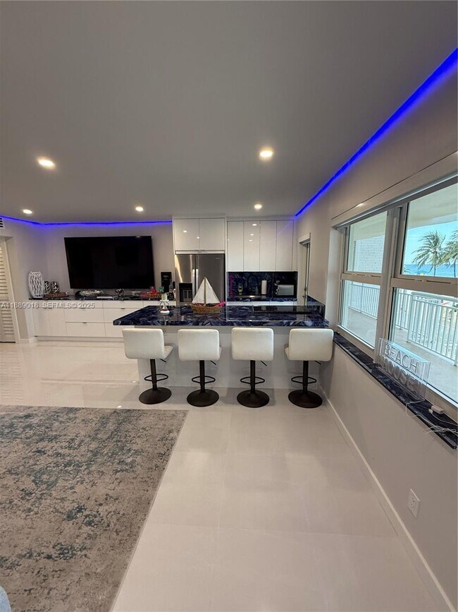 Building Photo - 901 S Surf Rd