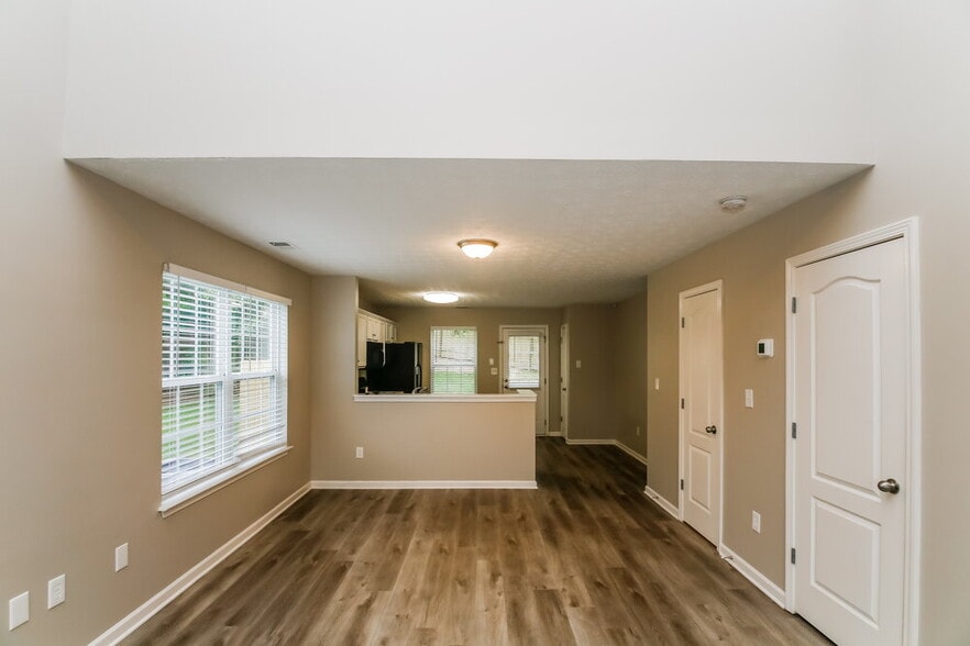 Building Photo - 100 St Ann Cir