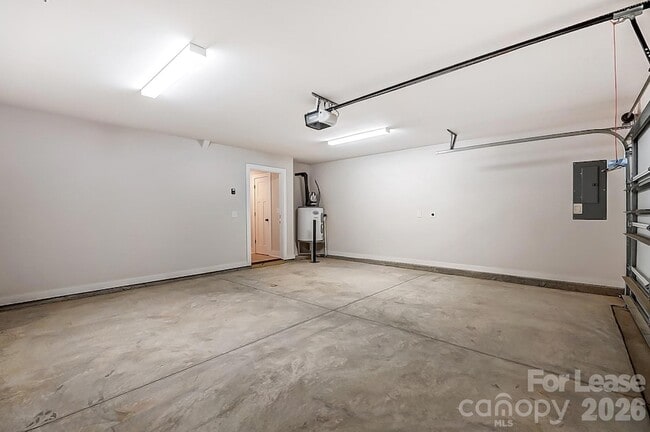 Building Photo - 2308 Chamberlain Ave