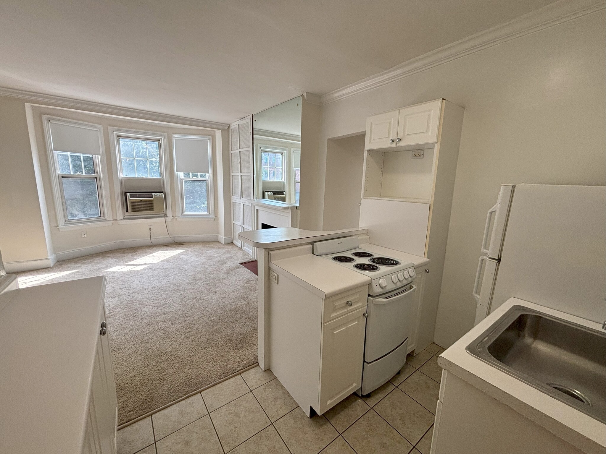 Building Photo - 1247 Beacon St