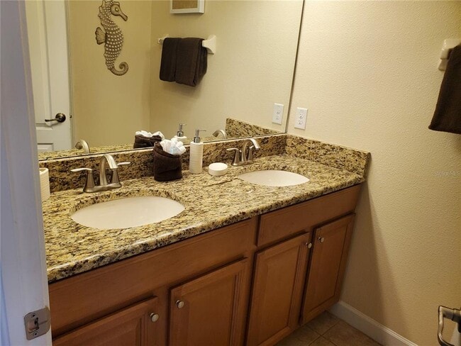 Building Photo - 8965 Cat Palm Rd