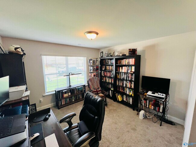 Building Photo - 208 Gwinnett Dr