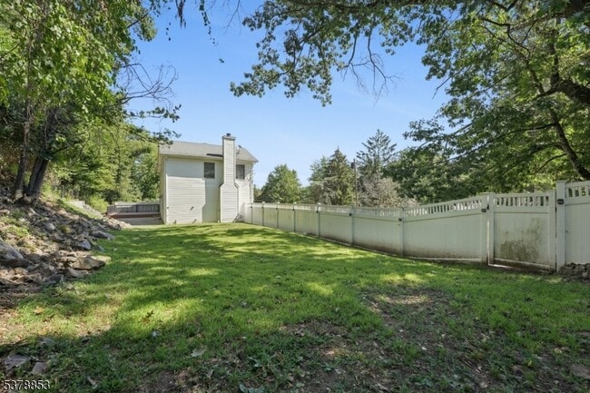 Building Photo - 470 Rifle Camp Rd