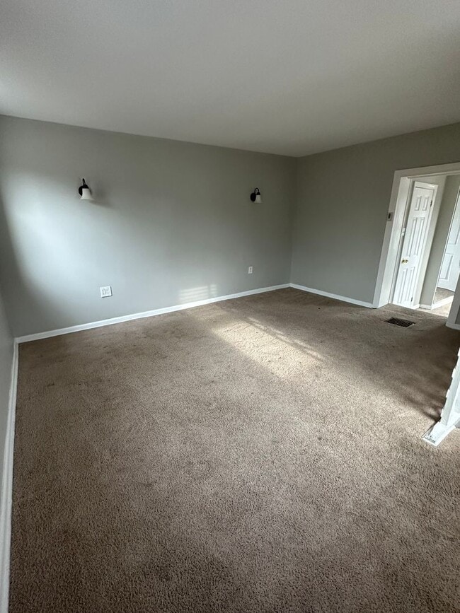 Building Photo - 1007 Lake Ave