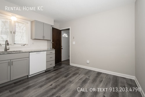 Building Photo - 942 S 57th St