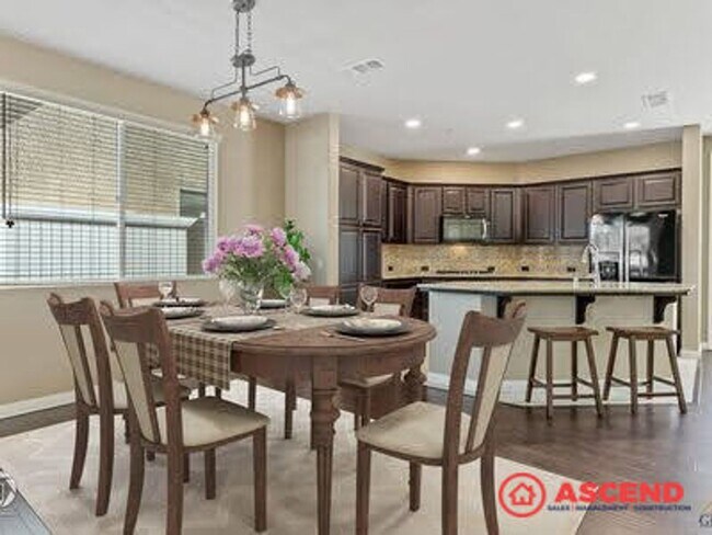 Building Photo - Stunning 4 bedroom Home In Gated Community!